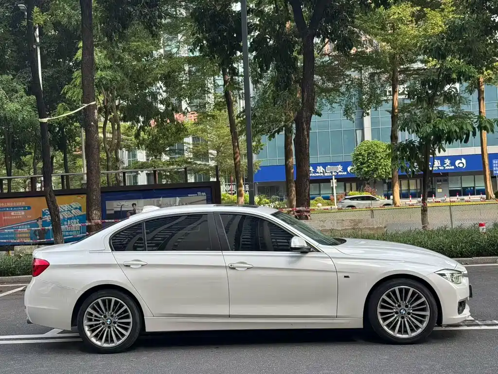 BMW 3 Series — миниатюра 3