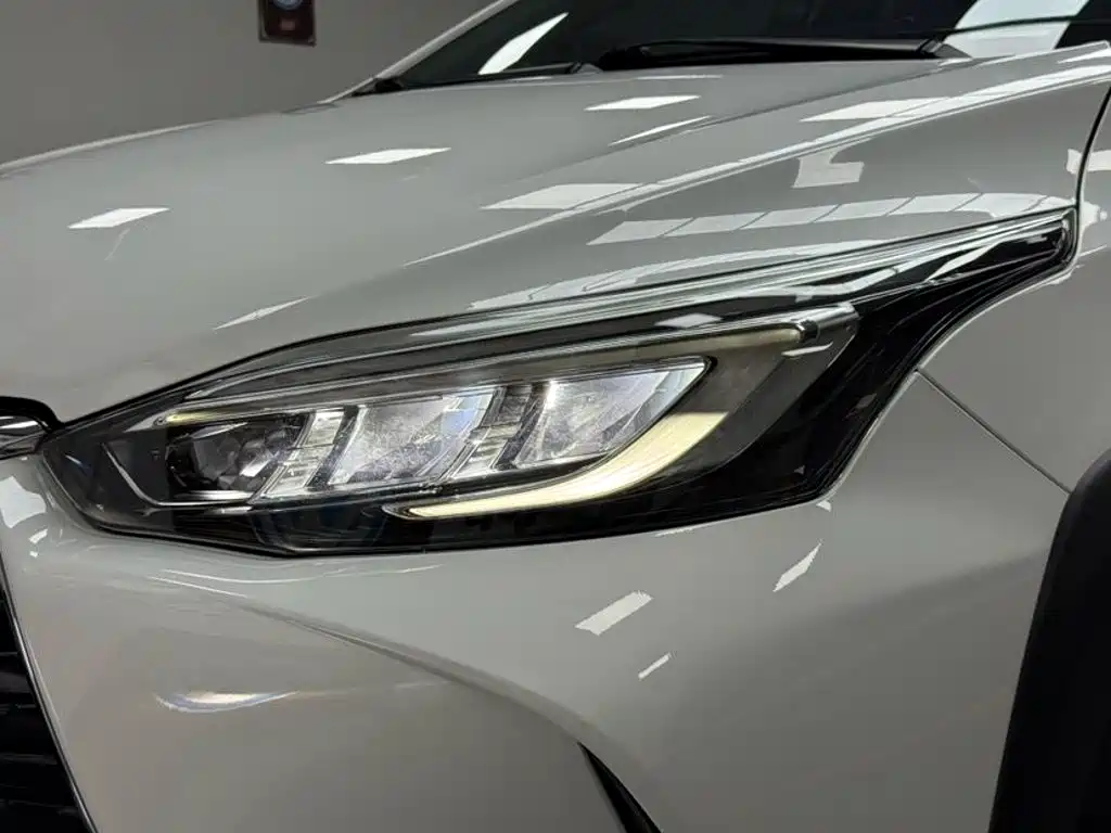 Toyota Yaris L — миниатюра 21
