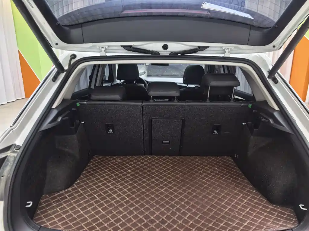 VOLKSWAGEN T ROC EXPLORING SONGS