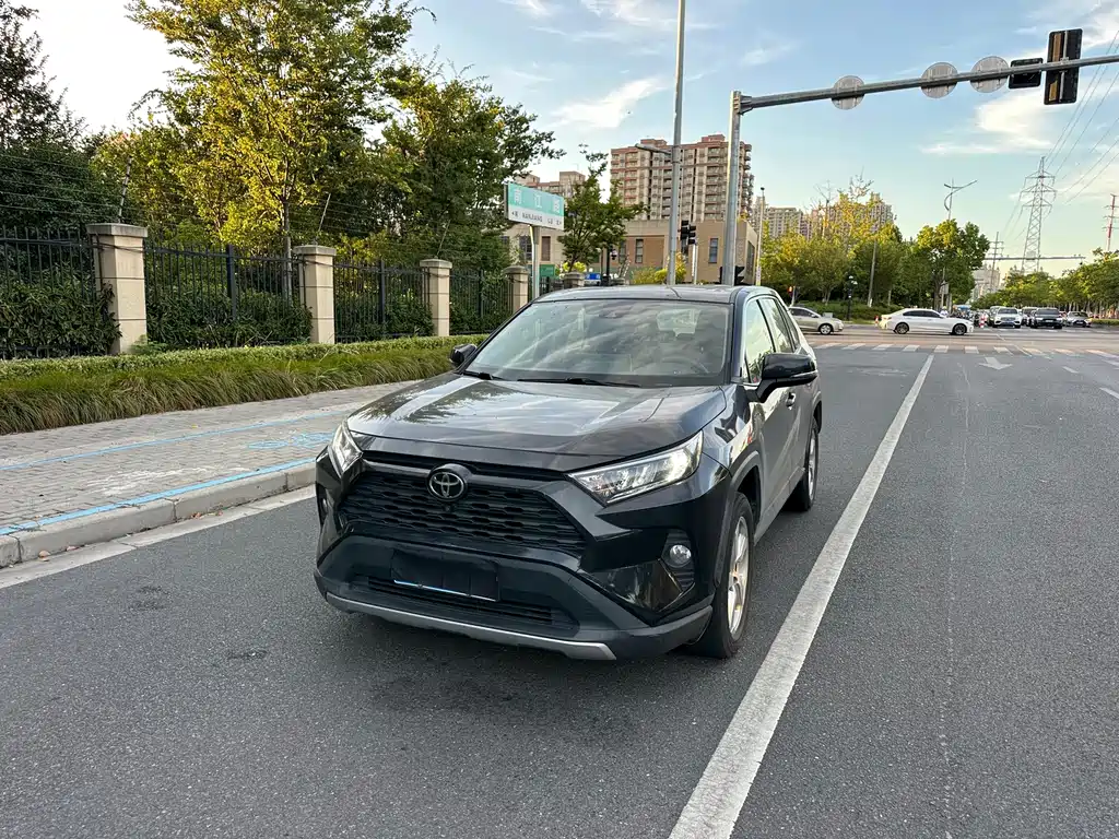 TOYOTA RAV4 RONGFANG