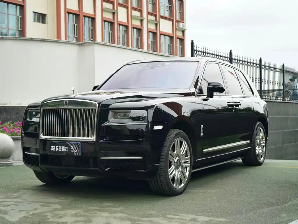 Купить Rolls-Royce Cullinan