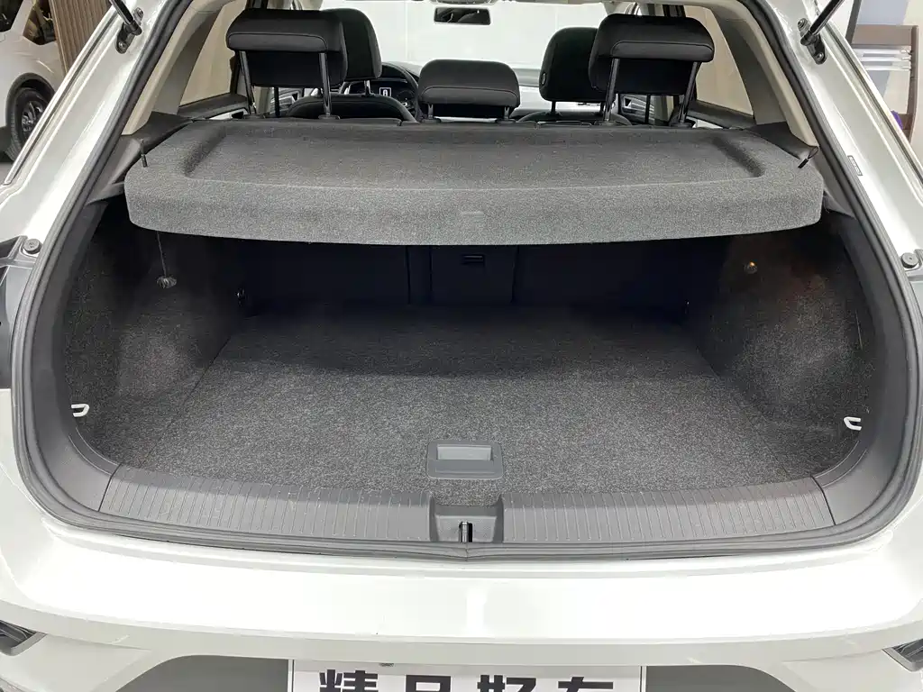 VOLKSWAGEN T ROC EXPLORING SONGS