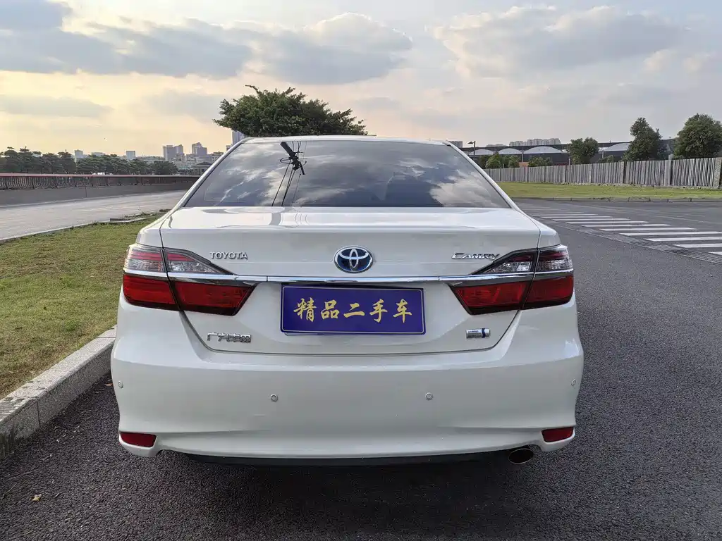 Toyota Camry — миниатюра 7