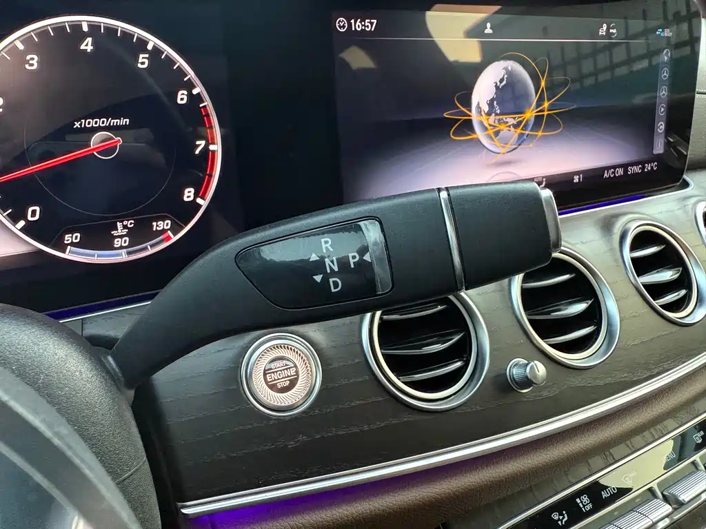 Mercedes-Benz E-Class — миниатюра 16
