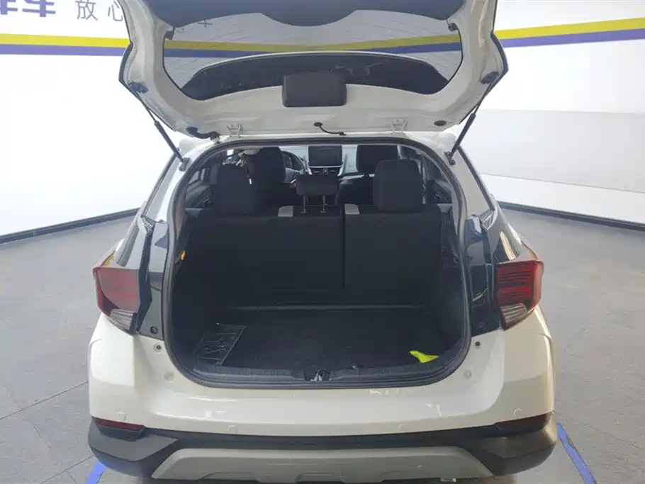 TOYOTA YARIS L ZHIXUAN