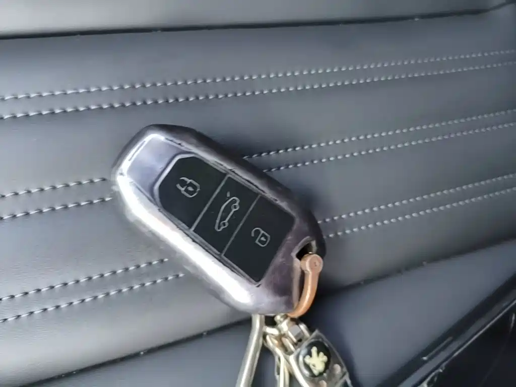 Peugeot 408 — миниатюра 9