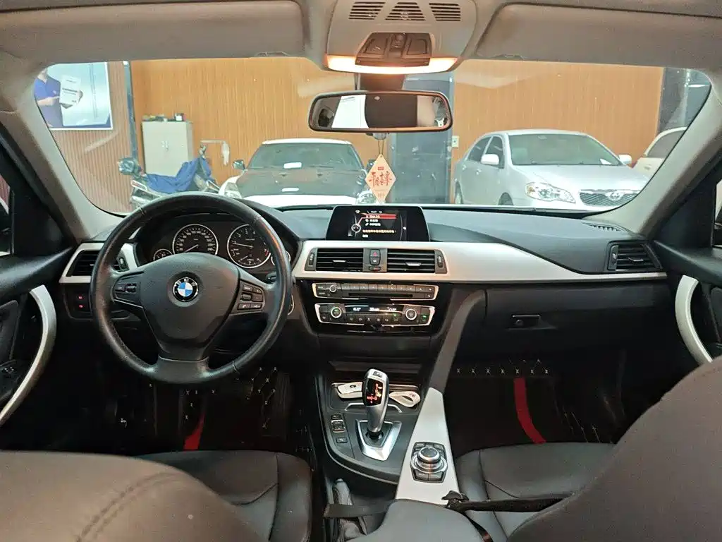 BMW 3 Series — миниатюра 10