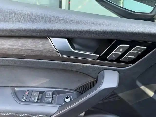 Audi Q5L — миниатюра 8