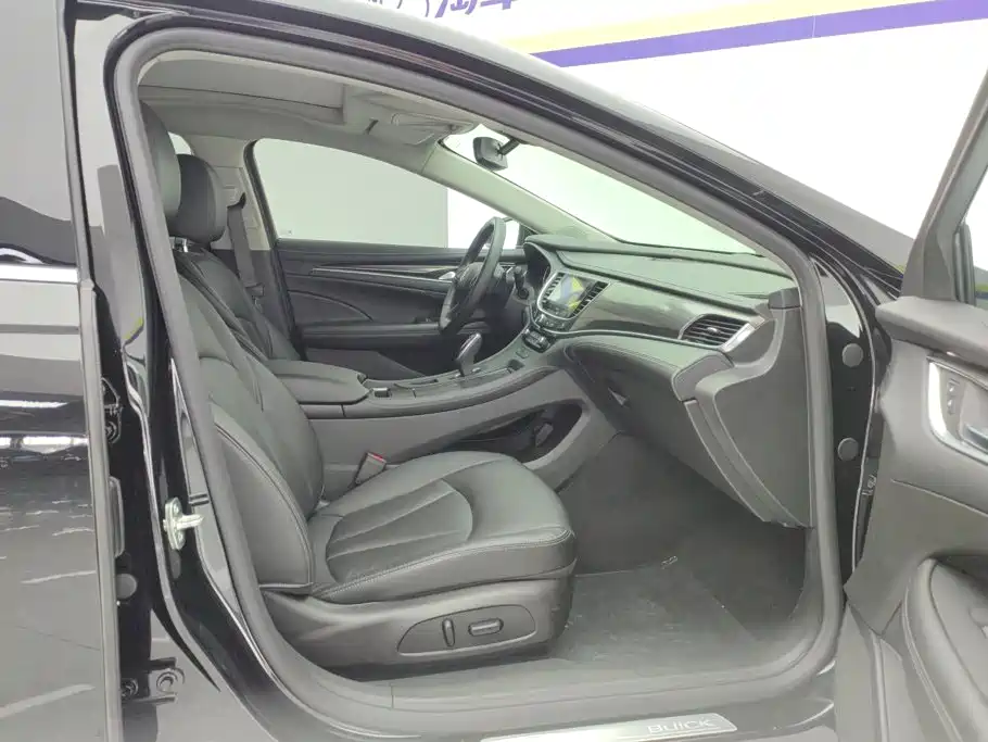 Buick LaCrosse — миниатюра 8