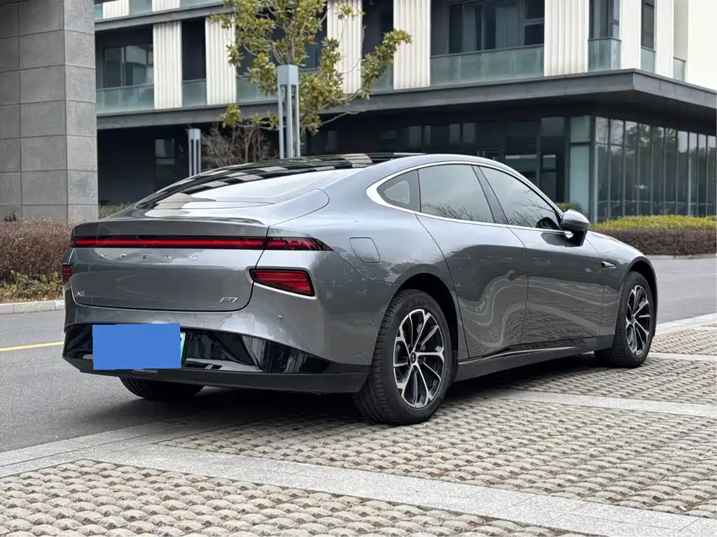 XIAOPENG P7
