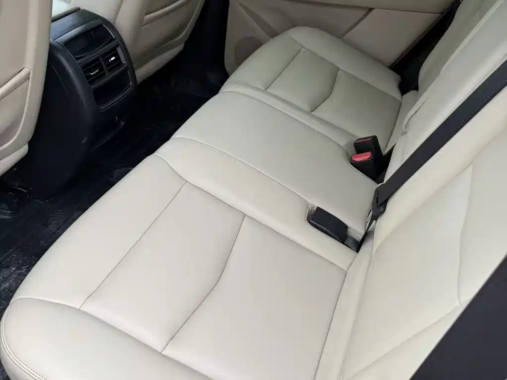 Cadillac XT5 — миниатюра 6