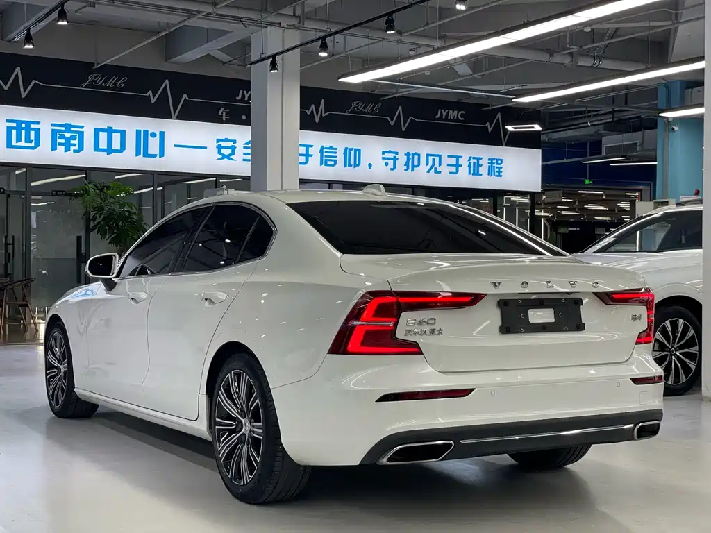 Volvo S60 — миниатюра 9