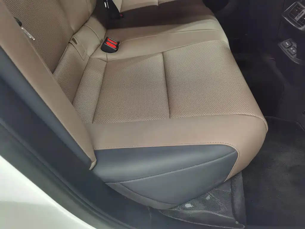 Lexus ES — миниатюра 16