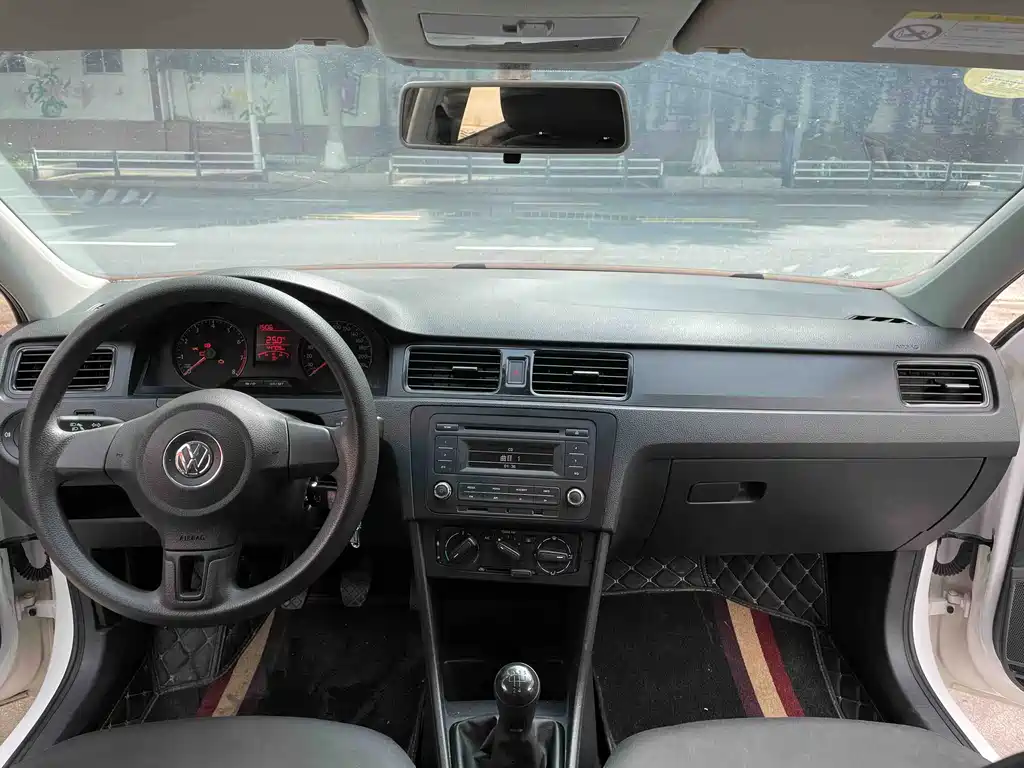 Volkswagen Santana — миниатюра 5