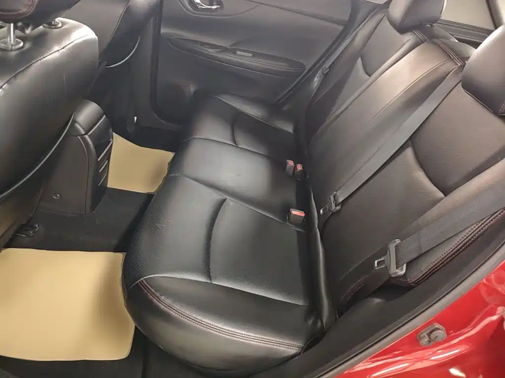 Nissan Tiida — миниатюра 17