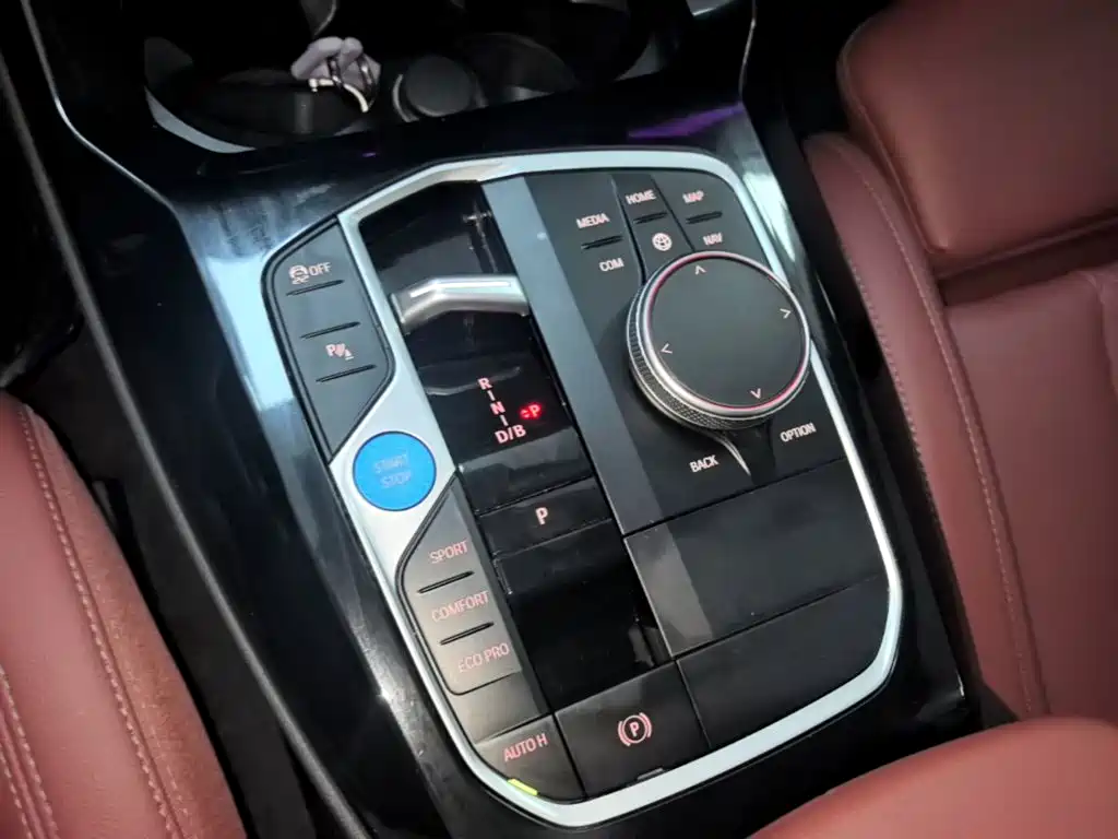 BMW iX3 — миниатюра 14