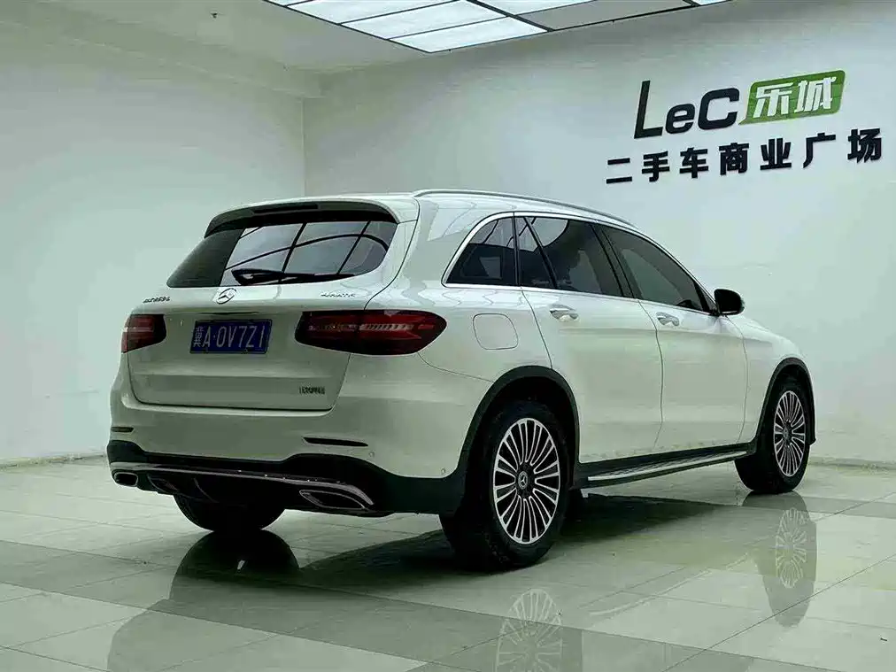 MERCEDES-BENZ GLC