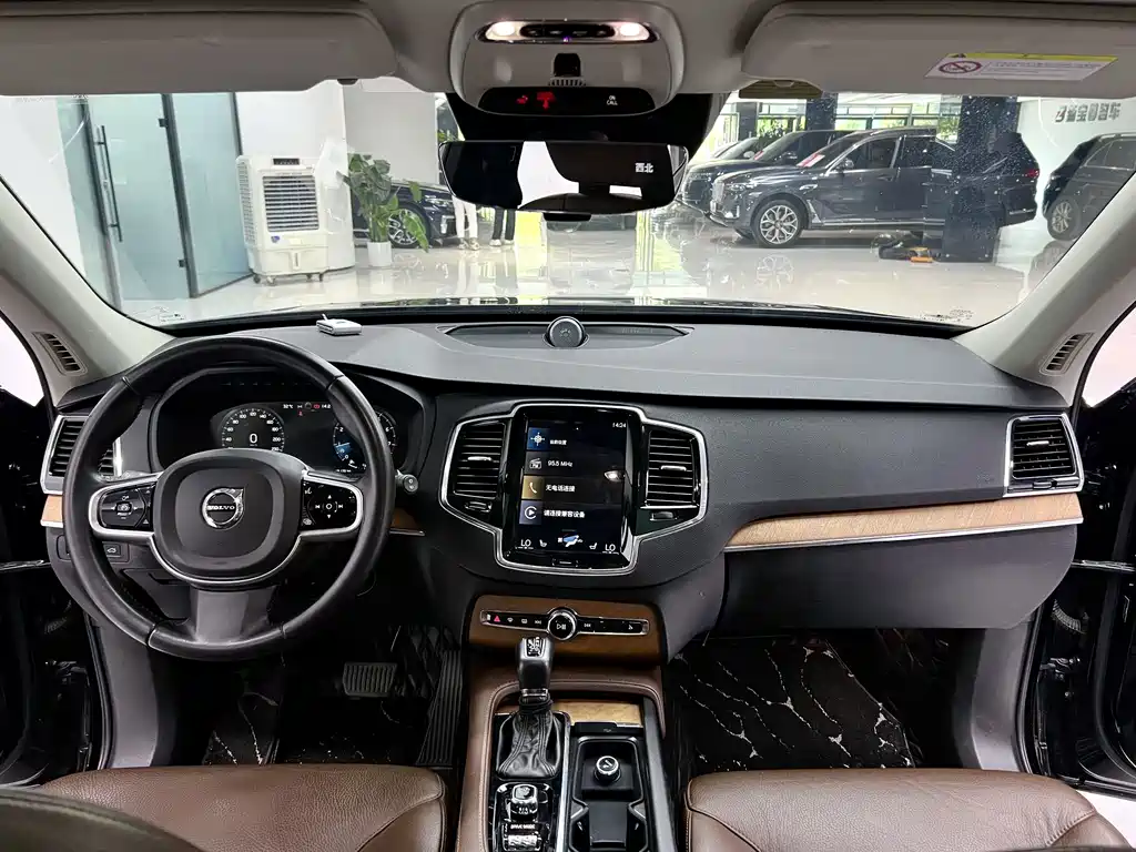 Volvo XC90 — миниатюра 5