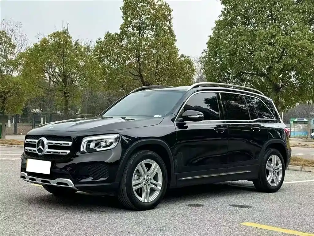 MERCEDES-BENZ GLB