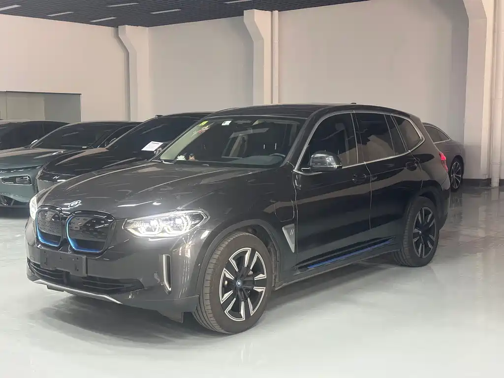 BMW iX3 2021