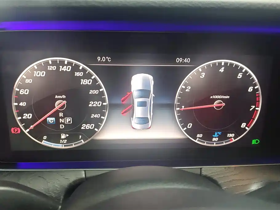 MERCEDES-BENZ E CLASS