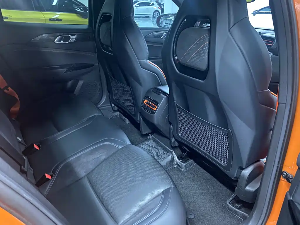 LYNK & CO. 02 HATCHBACK