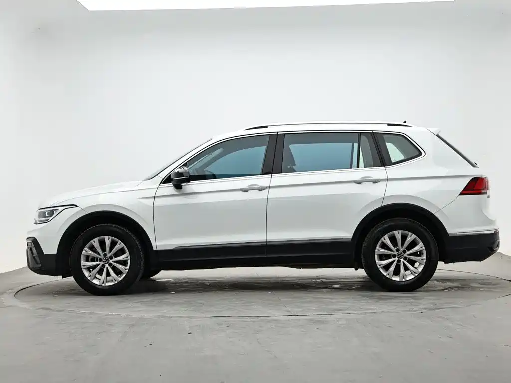 Volkswagen Tiguan L — миниатюра 6
