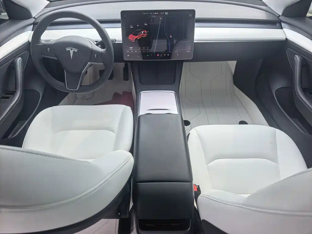 Tesla Model 3 — миниатюра 7