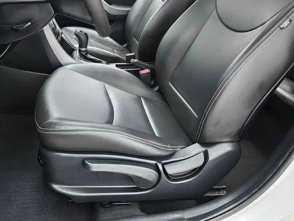 Hyundai Elantra Langdong — миниатюра 20
