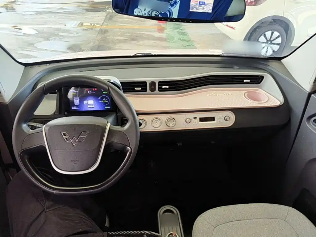 Wuling MINIEV — миниатюра 10