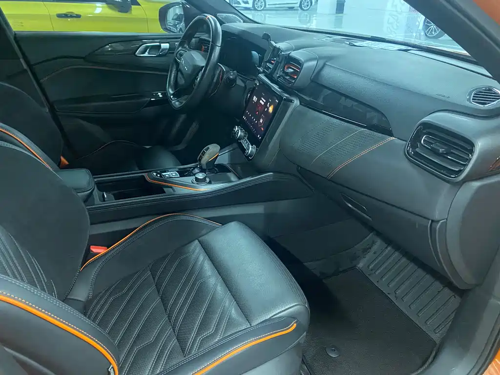 LYNK & CO. 02 HATCHBACK