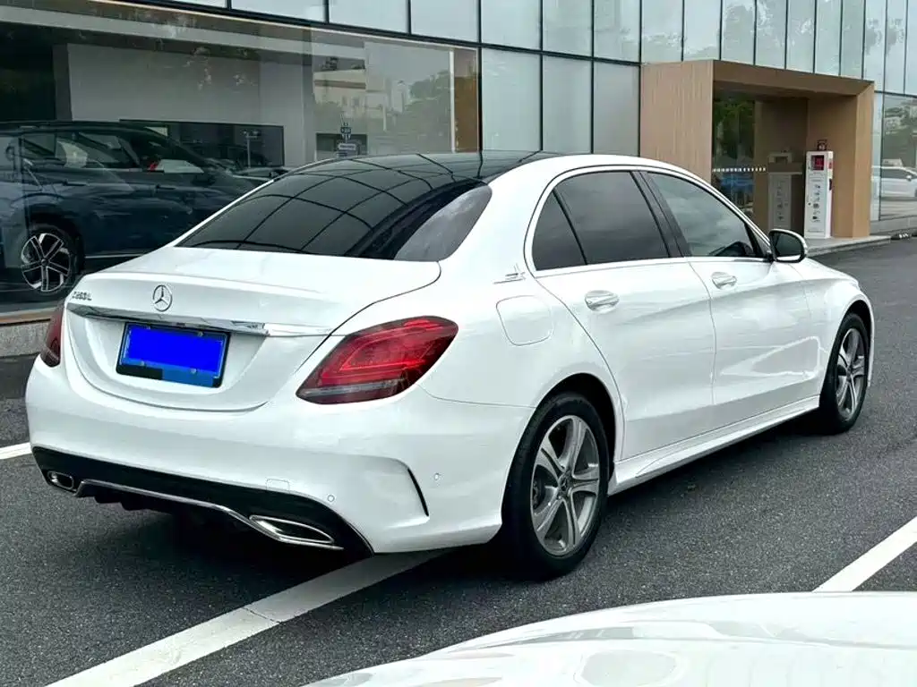 Mercedes-Benz C-Class — миниатюра 7