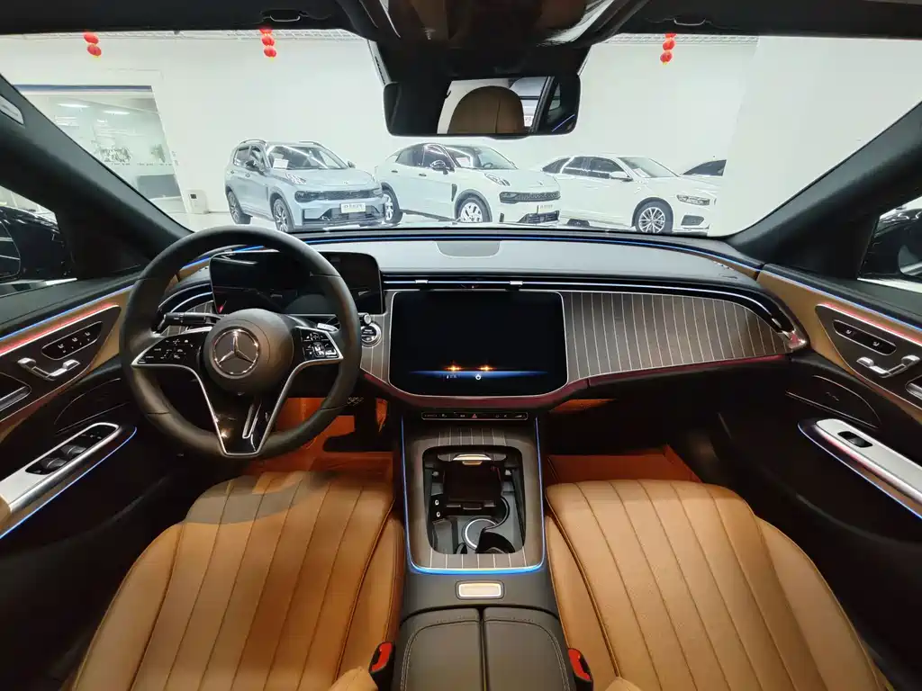 Mercedes-Benz E-Class — миниатюра 6