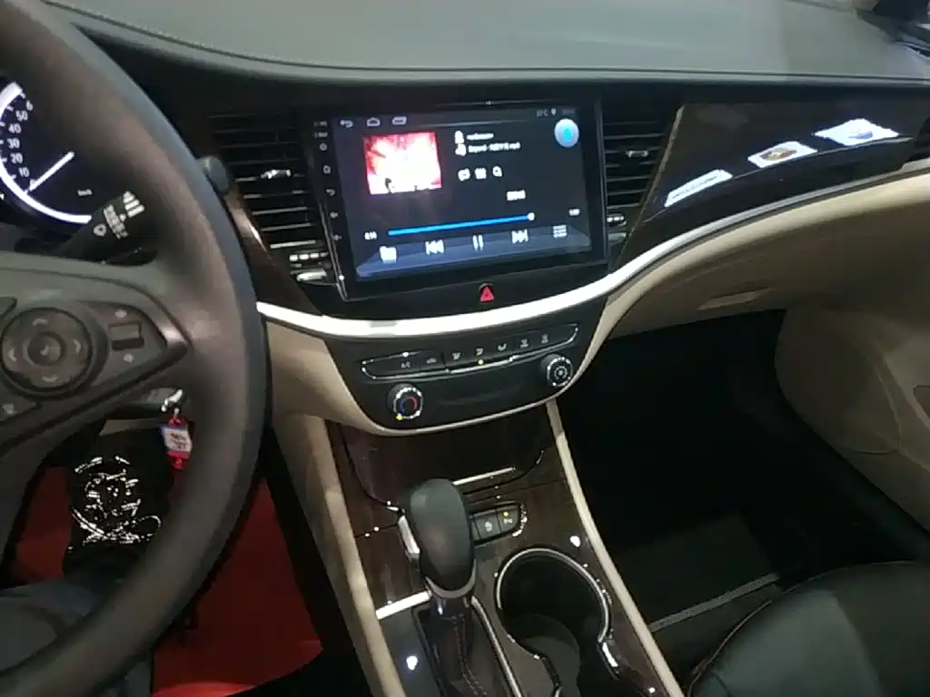Buick Verano — миниатюра 13