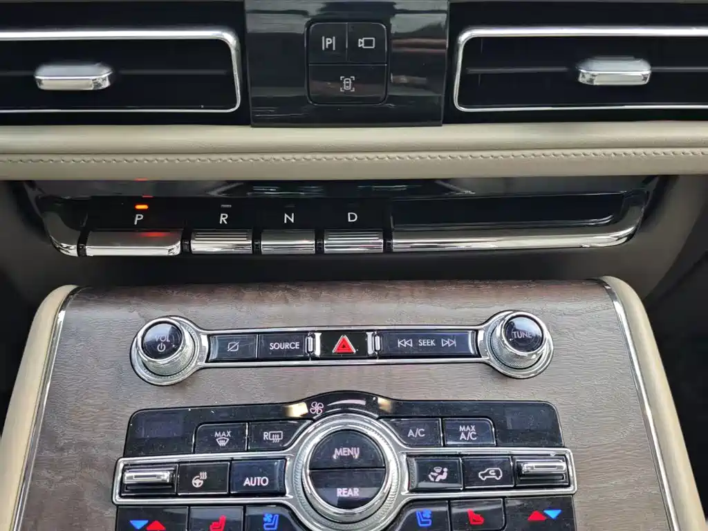 Lincoln Aviator — миниатюра 12
