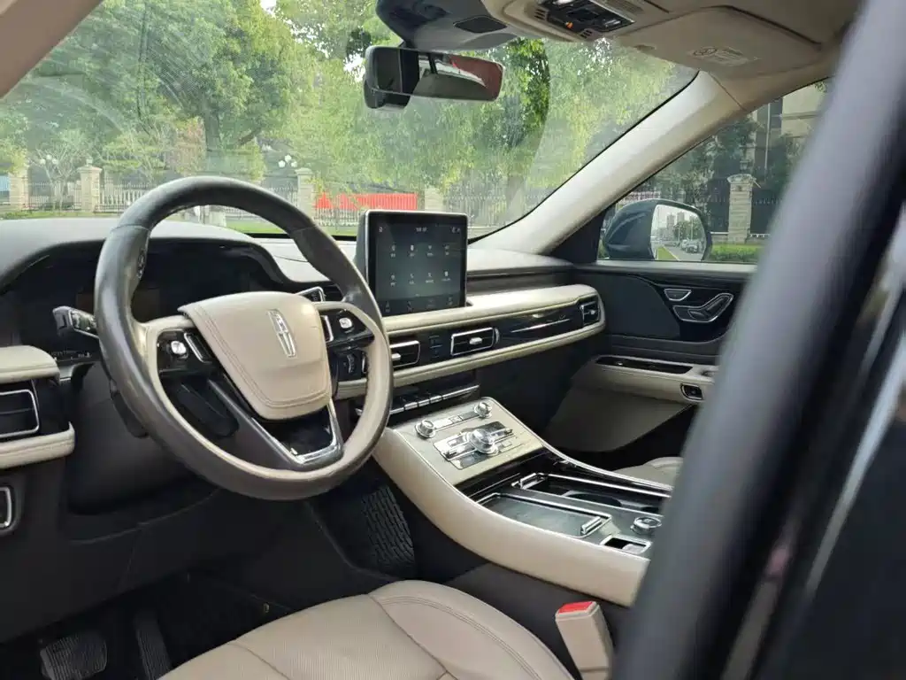 Lincoln Aviator — миниатюра 6