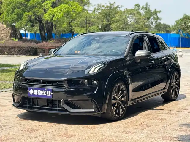 LYNK  & CO. 02 HATCHBACK