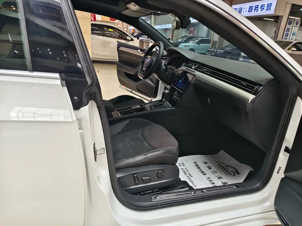 Volkswagen CC — миниатюра 8