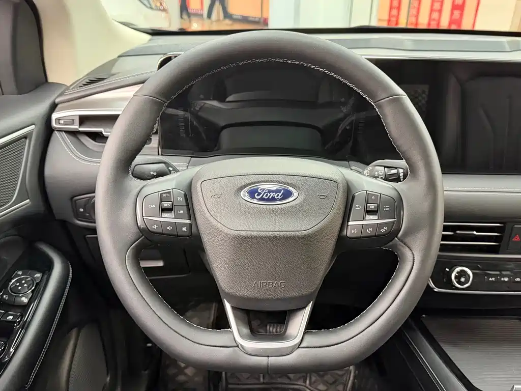 Ford Edge — миниатюра 9