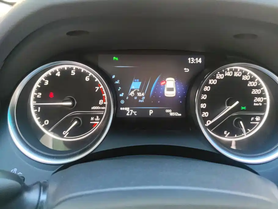 Toyota Camry — миниатюра 14
