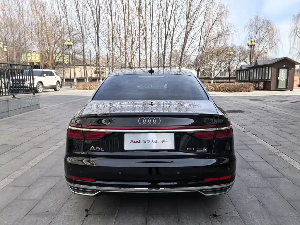 AUDI A8