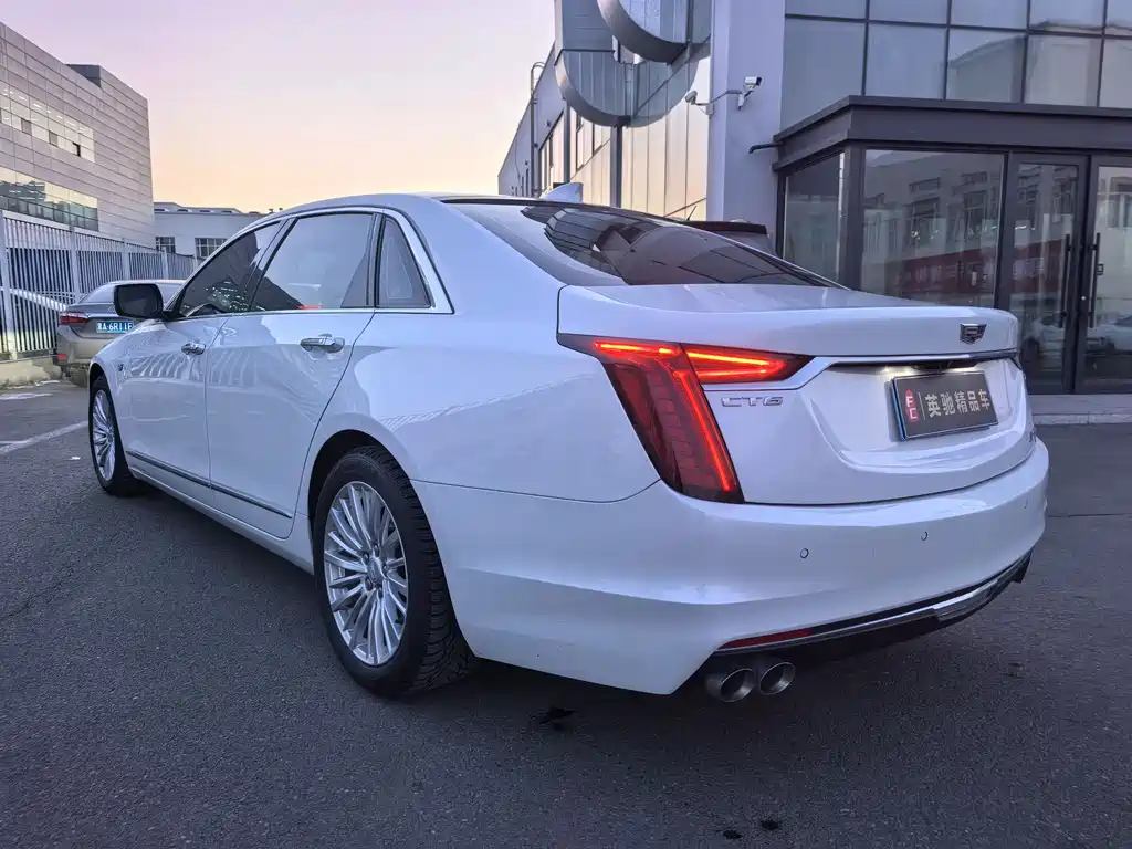 CADILLAC CT6