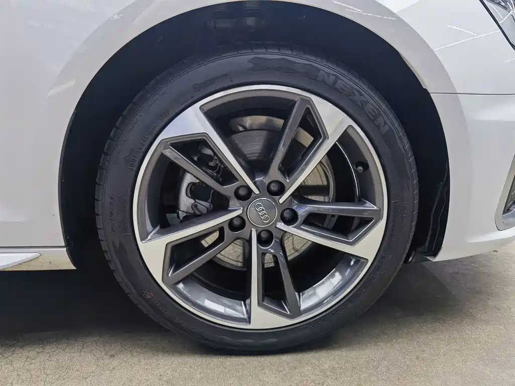 Audi A4L — миниатюра 16