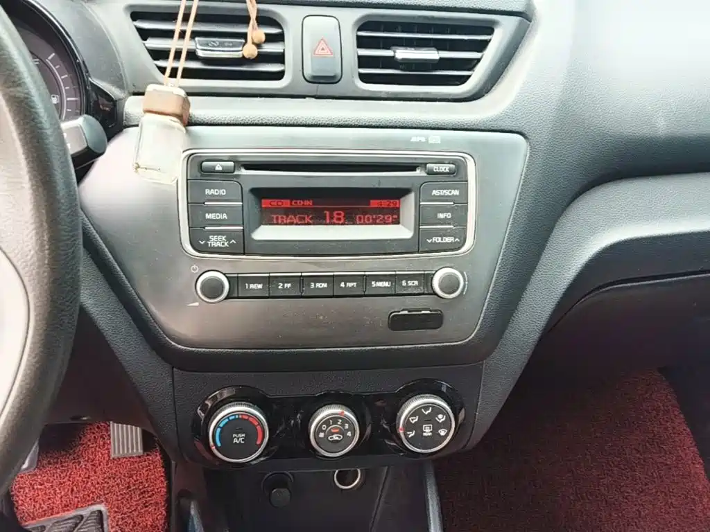 Kia K2 — миниатюра 13
