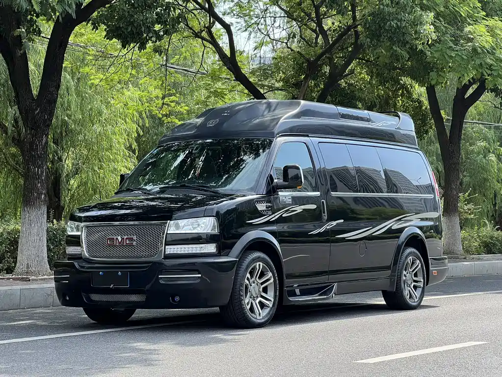 GMC Savana