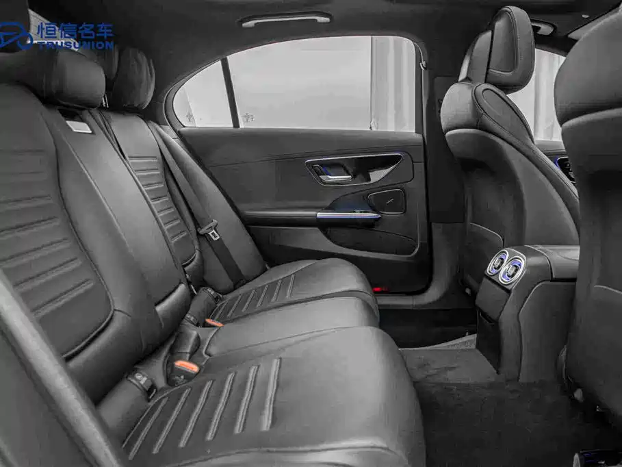Mercedes-Benz C-Class — миниатюра 16