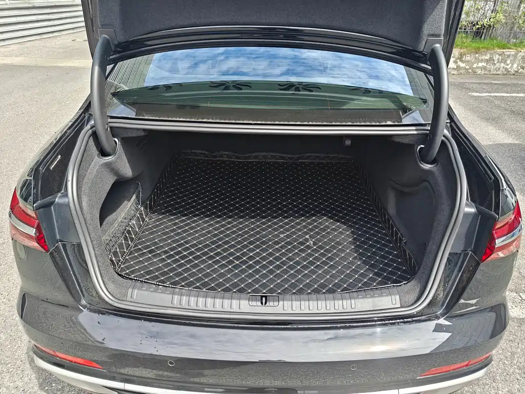 Audi A6L — миниатюра 11
