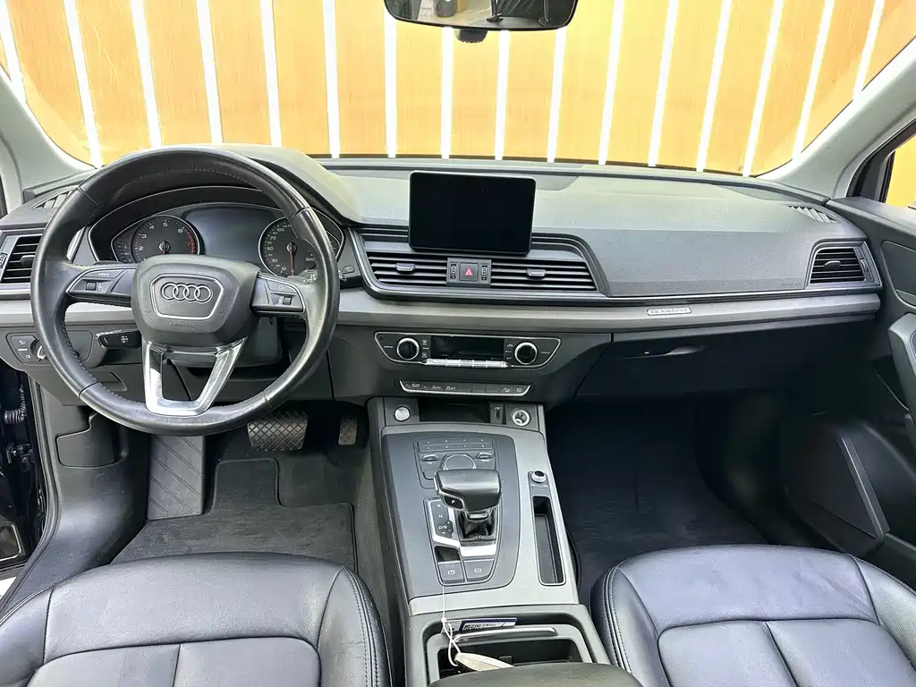 Audi Q5L 2018 40 TFSI V