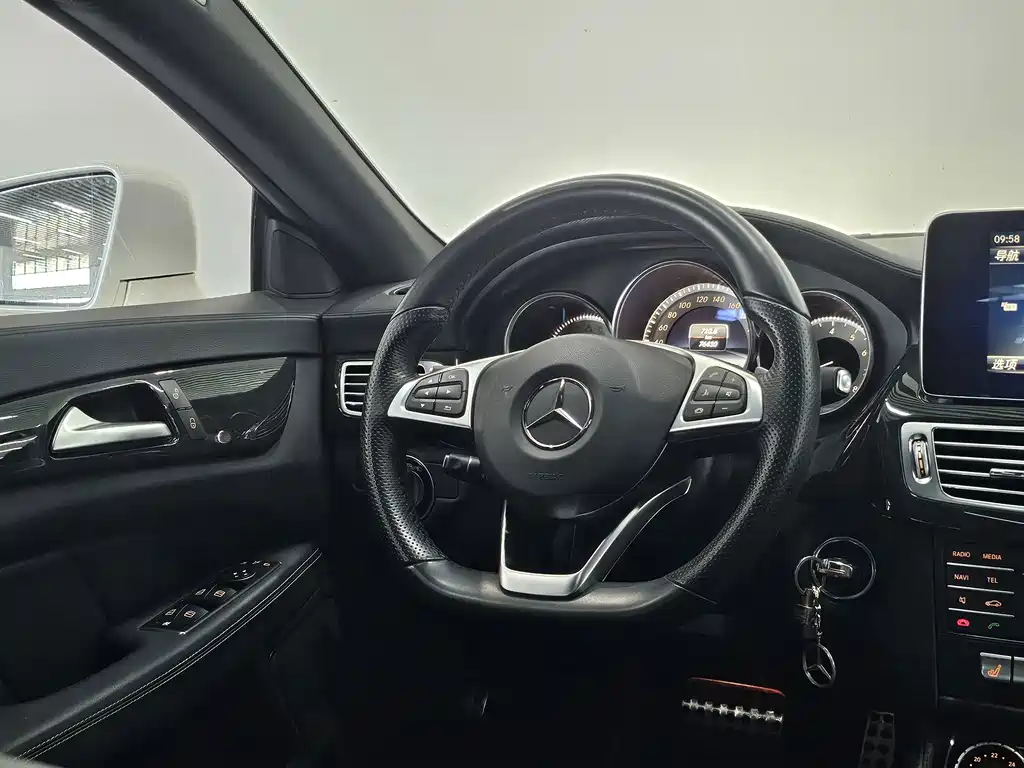 Mercedes-Benz CLS — миниатюра 17