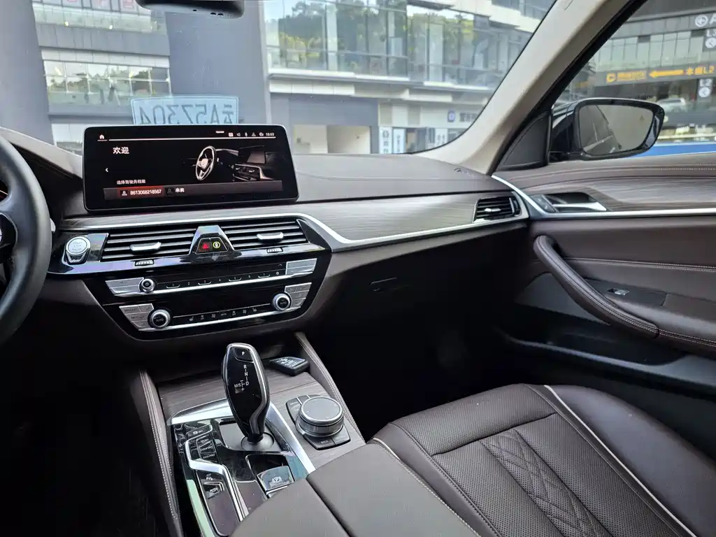 BMW 5 Series — миниатюра 16